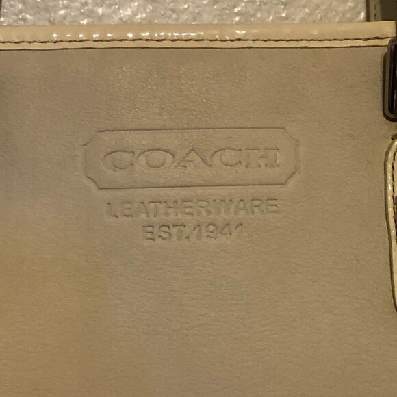 COACH Bag Woman’s Leatherware Tote White Gallery Hampton Hobo F10413 - Picture 4 of 12